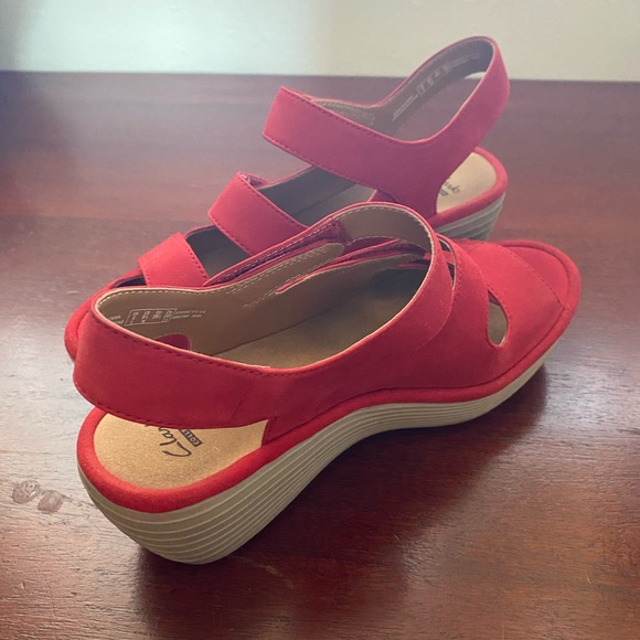 Clarks Wedge Red Velcro Orthopedic Strap Sandals - Picture 3 of 4